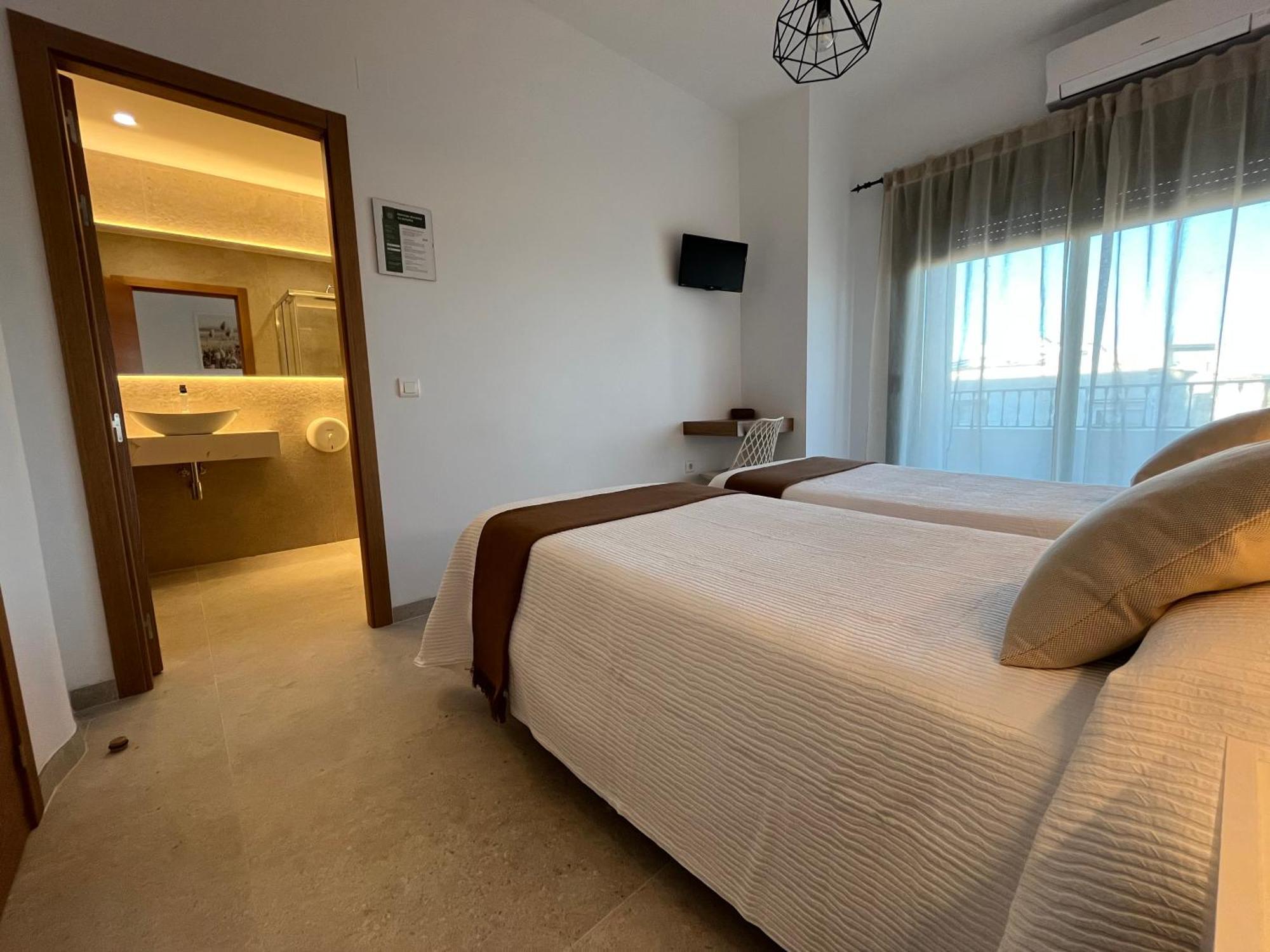 De Llanos Guest house *